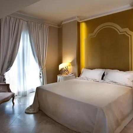 Ξενοδοχείο Grand Baia 4*