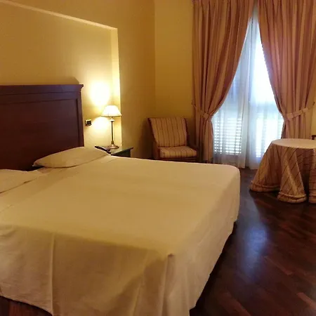 Grand Baia Ξενοδοχείο 4*