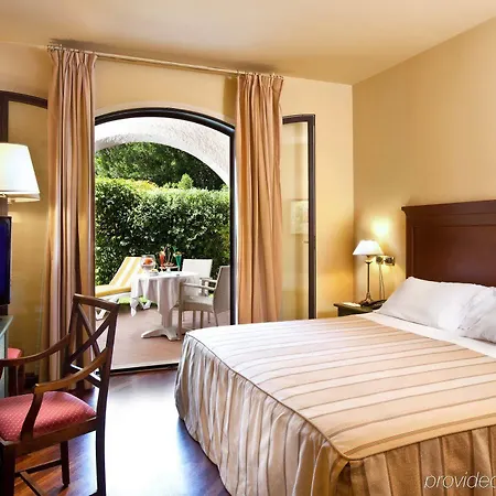 Ξενοδοχείο Grand Baia 4*